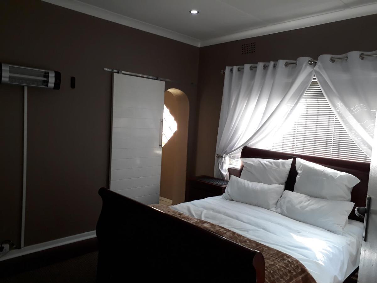 Robertsham Holiday home